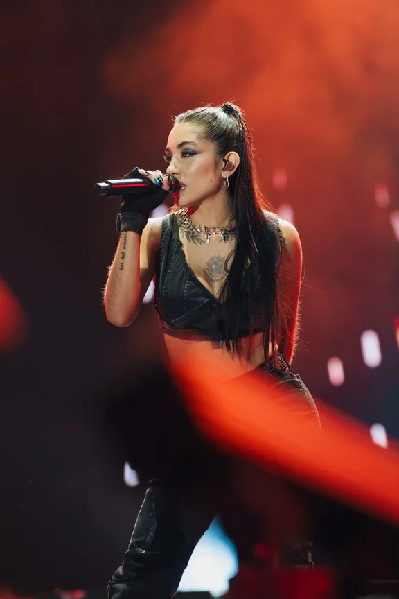 Artista en escena durante los shows de River 2024